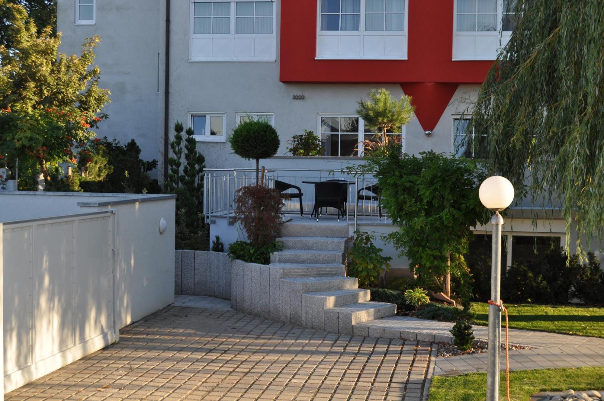 Kirchers Park & Wellnesshotel Kaiserstuhl Garni Endingen am Kaiserstuhl Exterior photo